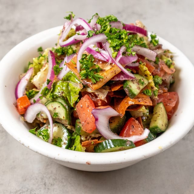 Fattoush Salad (V).