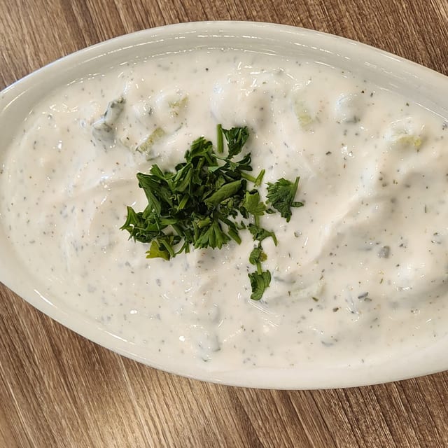 Tzatziki Salad (V).
